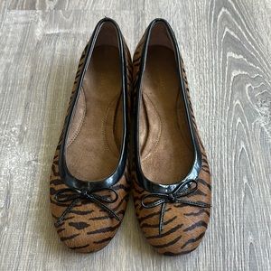 AEROSOLES Tiger Print Calf Hair Leather Bow Bec 2 Differ Ballet Flats